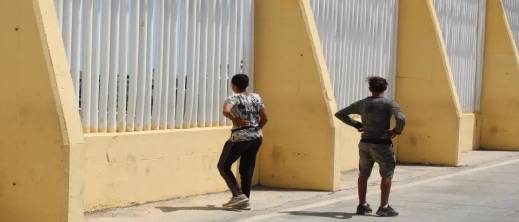 اليمين الإسباني يضغط لترحيل القاصرين المغاربة.. ومليلية على حافة الانفجار اليمين الإسباني يضغط لترحيل القاصرين المغاربة.. ومليلية على حافة الانفجار