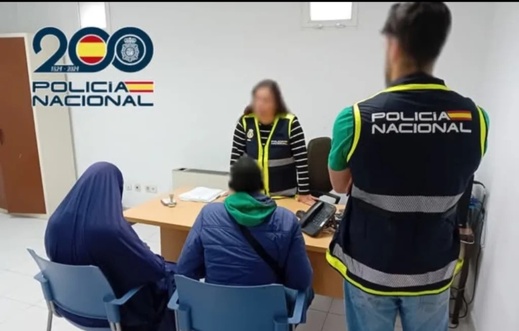 توقيف زوجين بتهمة ختان طفلتهما في إسبانيا