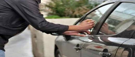 من المساجد إلى المدارس.. لصوص السيارات يتحدون الأمن بالحسيمة من المساجد إلى المدارس.. لصوص السيارات يتحدون الأمن بالحسيمة