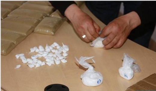 حملات أمنية تستهدف "الكريساج" وتجارة الكوكايين بتمسمان حملات أمنية تستهدف "الكريساج" وتجارة الكوكايين بتمسمان