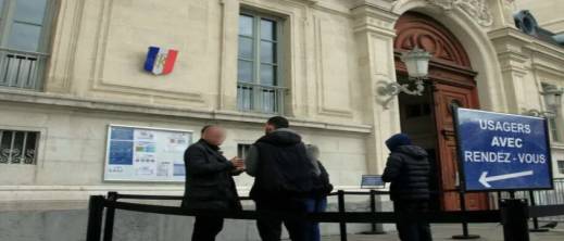 مغربي من مواليد فرنسا يجد نفسه بدون أوراق إقامة في سن 58 مغربي من مواليد فرنسا يجد نفسه بدون أوراق إقامة في سن 58