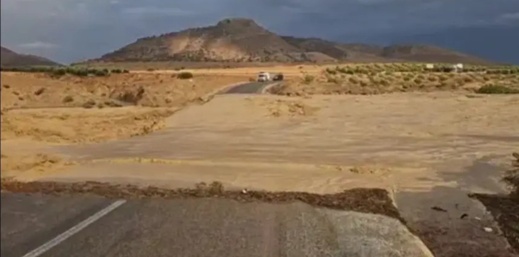 أربعيني ينجو من موت محقق بعدما حاصرته السيول بالدريوش أربعيني ينجو من موت محقق بعدما حاصرته السيول بالدريوش