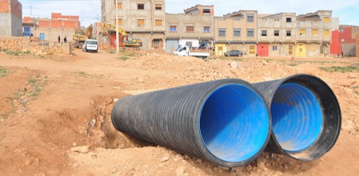 تأخر إنجاز الصرف الصحي يثير استياء سكان حي ميدي 1 بالدريوش.. من يقف وراء تأخر إخراج المشروع؟