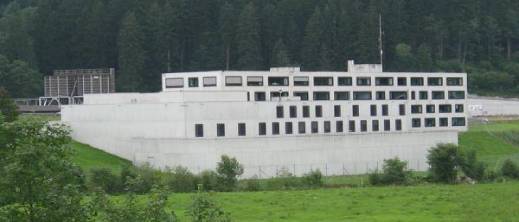 الجالية المغربية بسويسرا تطالب بالشفافية بعد وفاة شاب في الاحتجاز الجالية المغربية بسويسرا تطالب بالشفافية بعد وفاة شاب في الاحتجاز