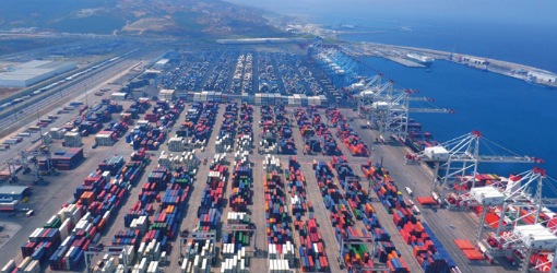 طنجة المتوسط يزيح موانئ أوروبا من الصدارة ويصعد إلى المركز الثالث عالميا طنجة المتوسط يزيح موانئ أوروبا من الصدارة ويصعد إلى المركز الثالث عالميا