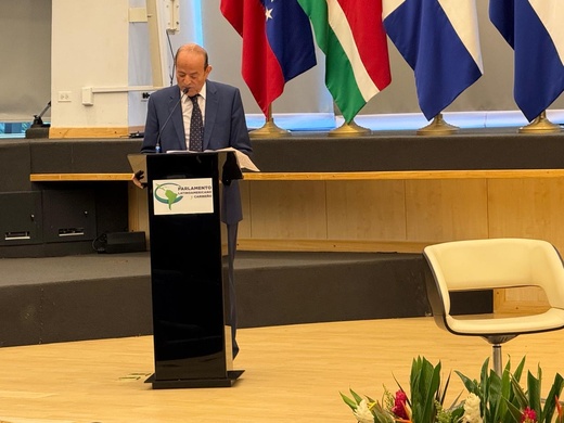 عبد القادر سلامة يستعرض تجربة المغرب في مواجهة التغيرات المناخية أمام برلمان أمريكا اللاتينية والكاريبي عبد القادر سلامة يستعرض تجربة المغرب في مواجهة التغيرات المناخية أمام برلمان أمريكا اللاتينية والكاريبي