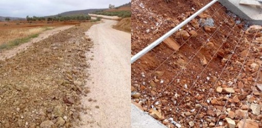 الحسيمة.. ساكنة آيت قمرة تحتج على اختلالات في تهيئة طريق يربط دوارين بالطريق الوطنية الحسيمة.. ساكنة آيت قمرة تحتج على اختلالات في تهيئة طريق يربط دوارين بالطريق الوطنية