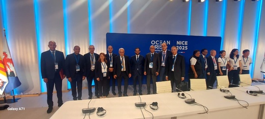 رئيس جماعة الناظور يشارك في قمة أممية بنيس الفرنسية حول حماية المحيطات رئيس جماعة الناظور يشارك في قمة أممية بنيس الفرنسية حول حماية المحيطات