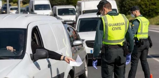 بسبب رخص السياقة.. غرامة تصل لـ500 يورو تلاحق الجالية المغربية بإسبانيا بسبب رخص السياقة.. غرامة تصل لـ500 يورو تلاحق الجالية المغربية بإسبانيا