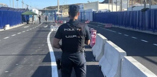 فضيحة تهز الحرس الإسباني.. عنصر أمني متورط في شبكة لتهريب المخدرات من المغرب فضيحة تهز الحرس الإسباني.. عنصر أمني متورط في شبكة لتهريب المخدرات من المغرب