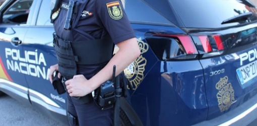 فضيحة مدوية بإسبانيا.. شرطي يستغل شباباً مغاربة طالبي لجوء جنسياً مقابل تسريع ملفاتهم فضيحة مدوية بإسبانيا.. شرطي يستغل شباباً مغاربة طالبي لجوء جنسياً مقابل تسريع ملفاتهم