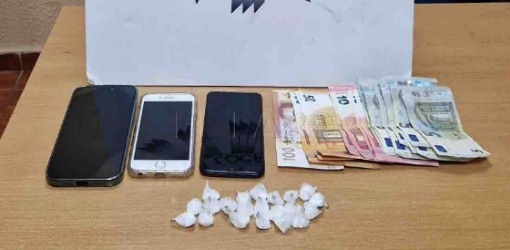 شرطة مليلية توقف شخص بحوزته 21 جرعة كوكايين داخل علبة دواء ومبلغ مالي مهم