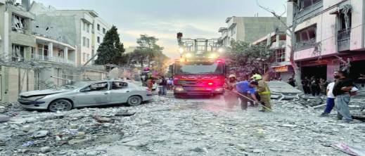 إيران تعلن مقتل 3 علماء نوويين و 2 قادة عسكريين جدد إيران تعلن مقتل 3 علماء نوويين و 2 قادة عسكريين جدد