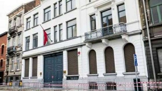 سلوك غير لائق في قنصلية المغرب ببروكسل من طرف العون المكلف بالاستقبال سلوك غير لائق في قنصلية المغرب ببروكسل من طرف العون المكلف بالاستقبال