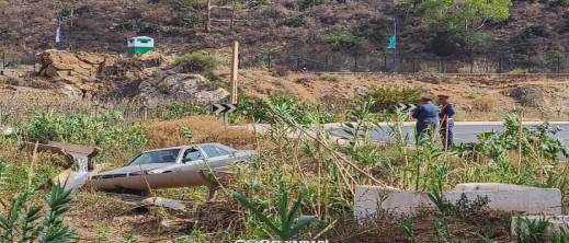 نجاة عائلة بأعجوبة من حادث سير مروع قرب السعيدية نجاة عائلة بأعجوبة من حادث سير مروع قرب السعيدية