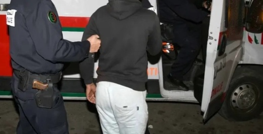 توقيف مغني معروف للاشتباه في تورطه في قضية عنف تحت السكر توقيف مغني معروف للاشتباه في تورطه في قضية عنف تحت السكر