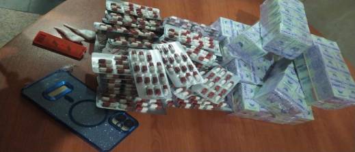 شابة في قبضة الأمن.. ضبطوها بـ3000 قرص مخدر في محطة قطار شابة في قبضة الأمن.. ضبطوها بـ3000 قرص مخدر في محطة قطار