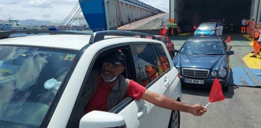 موسم مرحبا 2025.. الجالية تطالب الحكومة بوقف ارتفاع أسعار التذاكر موسم مرحبا 2025.. الجالية تطالب الحكومة بوقف ارتفاع أسعار التذاكر