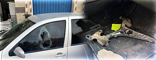 شخص في حالة هستيرية يهاجم سيارات بالحجارة وسط الشارع العام بالعروي شخص في حالة هستيرية يهاجم سيارات بالحجارة وسط الشارع العام بالعروي