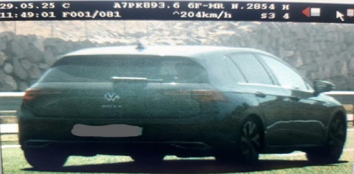 يواجه السجن والمنع من السياقة.. توقيف مغربي بإسبانيا قاد سيارته بسرعة تزيد عن 200 كلم في الساعة يواجه السجن والمنع من السياقة.. توقيف مغربي بإسبانيا قاد سيارته بسرعة تزيد عن 200 كلم في الساعة