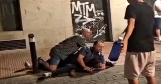 "عبد الرحيم ماشي وحدو".. غضب وسط الجالية بسبب مقتل شاب مغربي بيد الشرطة الإسبانية