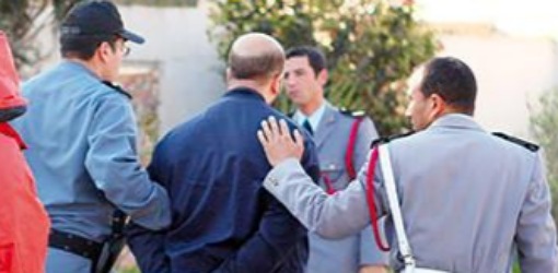 بطلها موظف جماعي.. محاولة هتك عرض قاصرين والسكر العلني تنتهي بحادثة سير بطلها موظف جماعي.. محاولة هتك عرض قاصرين والسكر العلني تنتهي بحادثة سير