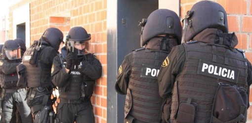 الشرطة الإسبانية تعتقل ابن عم الشرطة الإسبانية تعتقل ابن عم