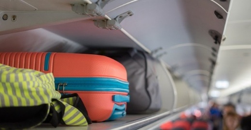 قرار أوروبي يلزم شركات الطيران بإلغاء الرسوم الإضافية على الأمتعة اليدوية قرار أوروبي يلزم شركات الطيران بإلغاء الرسوم الإضافية على الأمتعة اليدوية