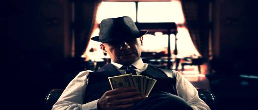 المافيا الإيطالية تصل إلى المغرب.. اعتقال رجل أعمال بارز ومصادرة ملايين المافيا الإيطالية تصل إلى المغرب.. اعتقال رجل أعمال بارز ومصادرة ملايين