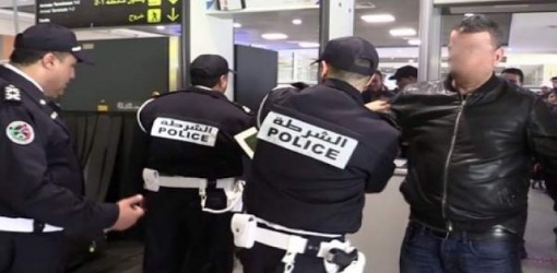 ضبط مسافر قادم من أمريكا الجنوبية متلبساً بتهريب كمية مهمة من الكوكايين بمطار محمد الخامس ضبط مسافر قادم من أمريكا الجنوبية متلبساً بتهريب كمية مهمة من الكوكايين بمطار محمد الخامس