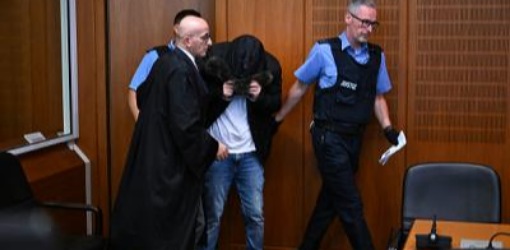 انطلاق محاكمة مغربي أمام القضاء الفرنسي بتهمة قتل زوجته وشقيقتها طعناً انطلاق محاكمة مغربي أمام القضاء الفرنسي بتهمة قتل زوجته وشقيقتها طعناً