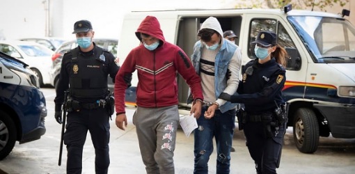 تفكيك شبكة تستغل المهاجرين المغاربة عبر عقود وهمية في البناء بإسبانيا تفكيك شبكة تستغل المهاجرين المغاربة عبر عقود وهمية في البناء بإسبانيا