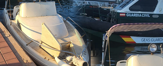 ضبط مغاربة مختبئين داخل قارب قبالة مليلية وتوقيف المهرب ضبط مغاربة مختبئين داخل قارب قبالة مليلية وتوقيف المهرب