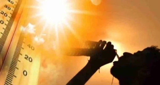 المغرب يستعد لصيف استثنائي وسط تحذيرات من موجة حر غير مسبوقة المغرب يستعد لصيف استثنائي وسط تحذيرات من موجة حر غير مسبوقة