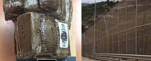 تهريب من نوع آخر.. رمي الحشيش من فوق السياج الحدودي وحرس مليلية يتصدى تهريب من نوع آخر.. رمي الحشيش من فوق السياج الحدودي وحرس مليلية يتصدى