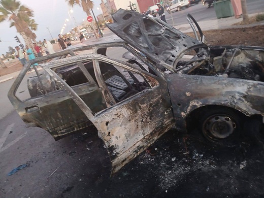 النيران تلتهم سيارة بالكامل قرب مستشفى القرب بزايو دون تسجيل إصابات