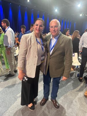 حضره ممثل البوليساريو.. محمد أوجار يمثل حزب أخنوش في مؤتمر الحزب الشعبي الإسباني حضره ممثل البوليساريو.. محمد أوجار يمثل حزب أخنوش في مؤتمر الحزب الشعبي الإسباني