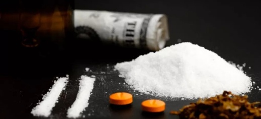 معطيات دولية تضع مدنا عبور مثل الناظور ضمن مشهد انتشار المخدرات بين اليافعين معطيات دولية تضع مدنا عبور مثل الناظور ضمن مشهد انتشار المخدرات بين اليافعين