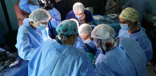 في سابقة طبية إفريقية.. المغرب يشهد أول عملية جراحية بتقنية "v-NOTES" لاستئصال الرحم في سابقة طبية إفريقية.. المغرب يشهد أول عملية جراحية بتقنية "v-NOTES" لاستئصال الرحم