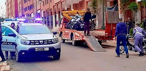 عناصر الدرك الملكي تطارد الدراجات النارية المخالفة للقانون بالدريوش