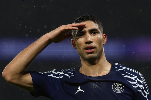 أشرف حكيمي: لم أختر الرحيل عن ريال مدريد وسعيد بثقة باريس سان جيرمان