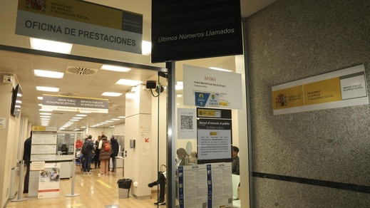 محكمة إسبانية تُغرم مهاجرًا من الناظور 8500 يورو وتحرمه من إعانات البطالة بسبب سفره المتكرر إلى المغرب دون تصريح محكمة إسبانية تُغرم مهاجرًا من الناظور 8500 يورو وتحرمه من إعانات البطالة بسبب سفره المتكرر إلى المغرب دون تصريح