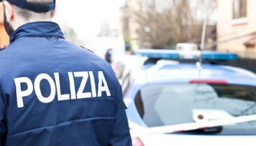 إيطاليا.. توقيف 4 ناشطات منعن ترحيل مغربي من مطار ميلانو إيطاليا.. توقيف 4 ناشطات منعن ترحيل مغربي من مطار ميلانو