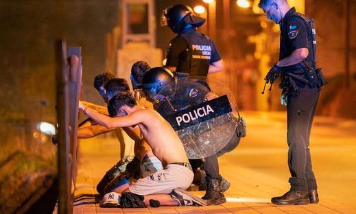 النيابة العامة بمورسيا تفتح تحقيقا في منشورات عنصرية لرئيس حزب "فوكس" على خلفية أحداث طوري باتشيكو النيابة العامة بمورسيا تفتح تحقيقا في منشورات عنصرية لرئيس حزب "فوكس" على خلفية أحداث طوري باتشيكو