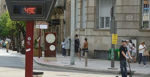 درجات الحراراة المرتفعة تتسبب في وفاة 1180 شخص بإسبانيا درجات الحراراة المرتفعة تتسبب في وفاة 1180 شخص بإسبانيا