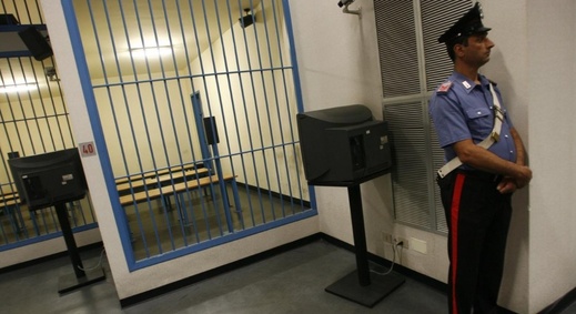 مهاجر مغربي يلقى حتفه في ظروف غامضة داخل سجن بإيطاليا مهاجر مغربي يلقى حتفه في ظروف غامضة داخل سجن بإيطاليا