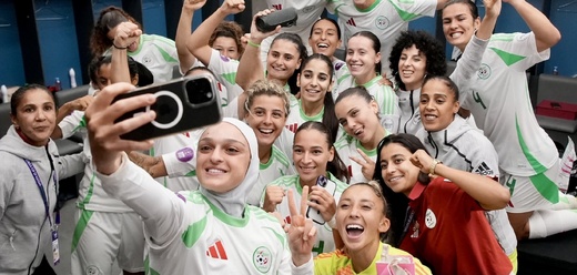 بعد الإقصاء أمام غانا.. لاعبات المنتخب الجزائري يتناولن العشاء ب"قابوياوا" بعد الإقصاء أمام غانا.. لاعبات المنتخب الجزائري يتناولن العشاء ب"قابوياوا"