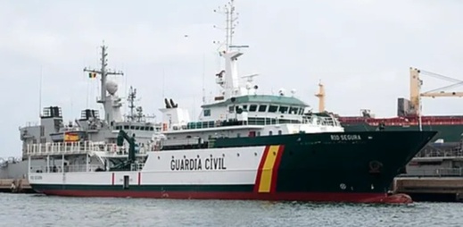 لمواجهة محاولات "الحريك".. إسبانيا تنشر أكبر سفينة ضمن ترسانة الحرس المدني بمليلية وسبتة لمواجهة محاولات "الحريك".. إسبانيا تنشر أكبر سفينة ضمن ترسانة الحرس المدني بمليلية وسبتة