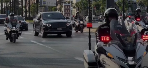 ولي العهد مولاي الحسن يحل بتطوان بمناسبة الذكرى الـ26 لعيد العرش ولي العهد مولاي الحسن يحل بتطوان بمناسبة الذكرى الـ26 لعيد العرش