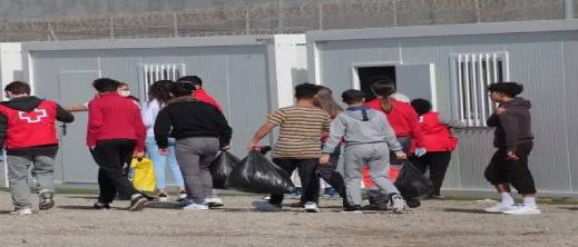 حزب فوكس يتهم المغرب بعرقلة إعادة القاصرين ويصف الوضع بـ"الاختطاف" حزب فوكس يتهم المغرب بعرقلة إعادة القاصرين ويصف الوضع بـ"الاختطاف"